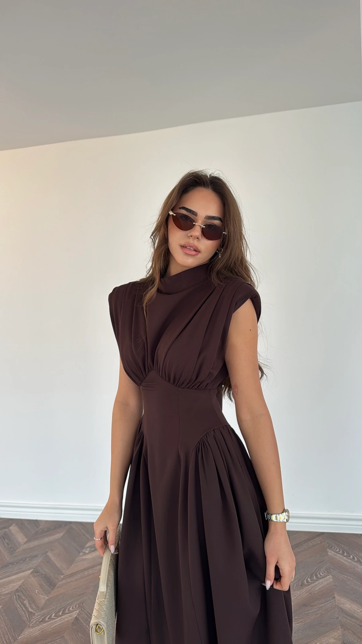 Vatkalı Bel Detaylı Kahve Maxi Elbise